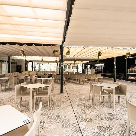 艾括拉兰萨罗特套房酒店 卡门港