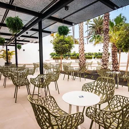 艾括拉兰萨罗特套房酒店 酒店 4*