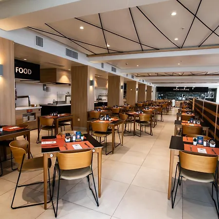 艾括拉兰萨罗特套房酒店 酒店