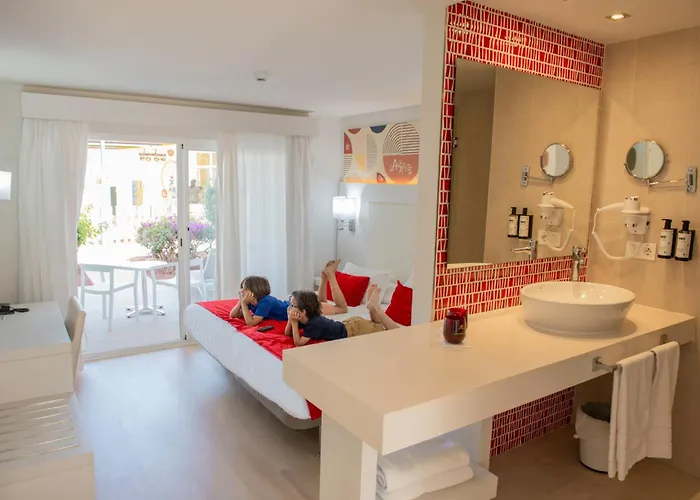 호텔 에쿠오라 란자롯 스위트 4*