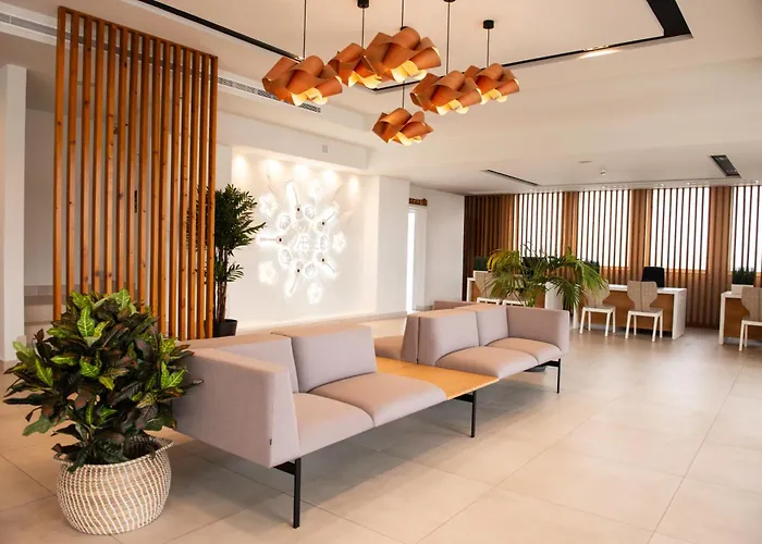 에쿠오라 란자롯 스위트 호텔