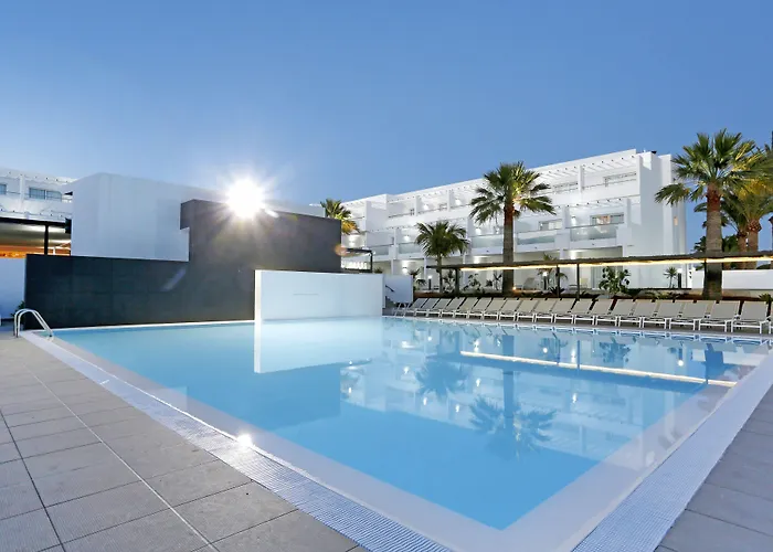 에쿠오라 란자롯 스위트 호텔